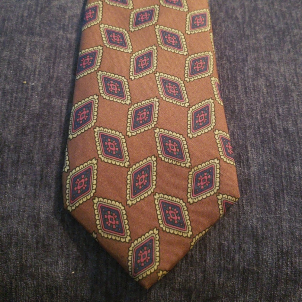 J.G. Hook silk geometric  tie